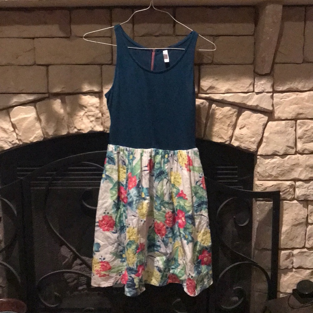 Xhilararion Brand, Sleeveless, Floral dress.